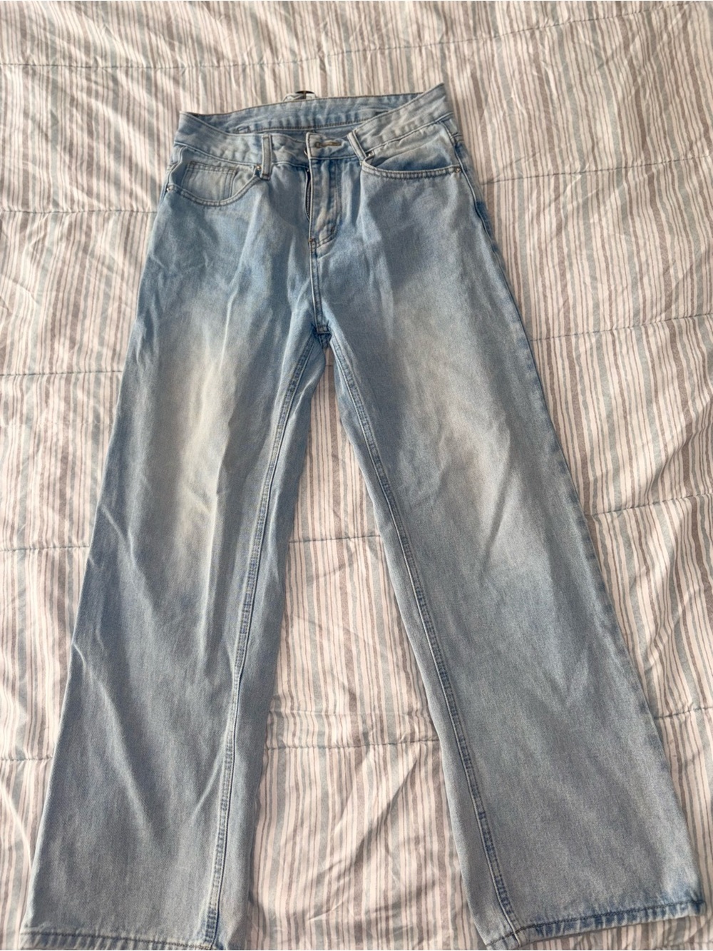 Light Wash Straight Leg Women’s Jeans - Light Blue